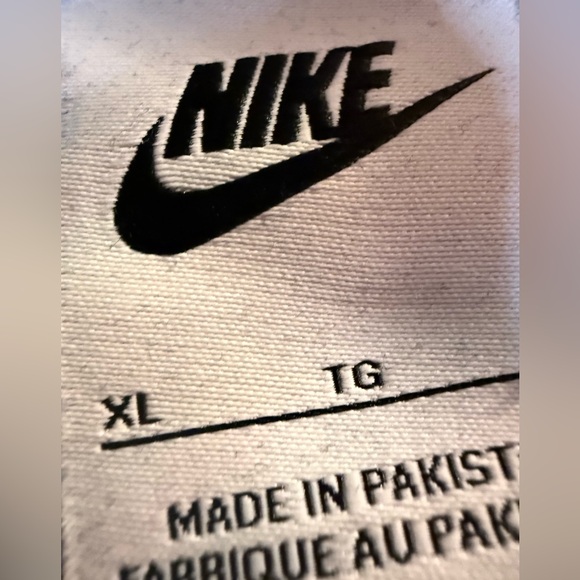 Nike Women’s Black Hoodie Gold Glitter Logo - Picture 4 of 7